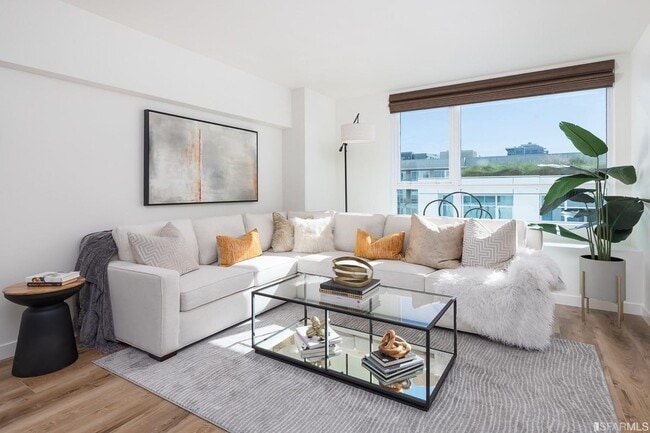Foto del edificio - 1 Bedroom Condo with Parking and In-Unit L...