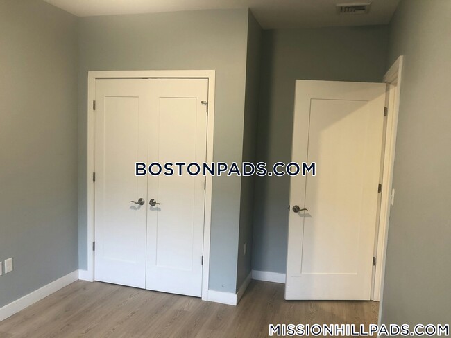 Building Photo - 35 S Huntington Ave