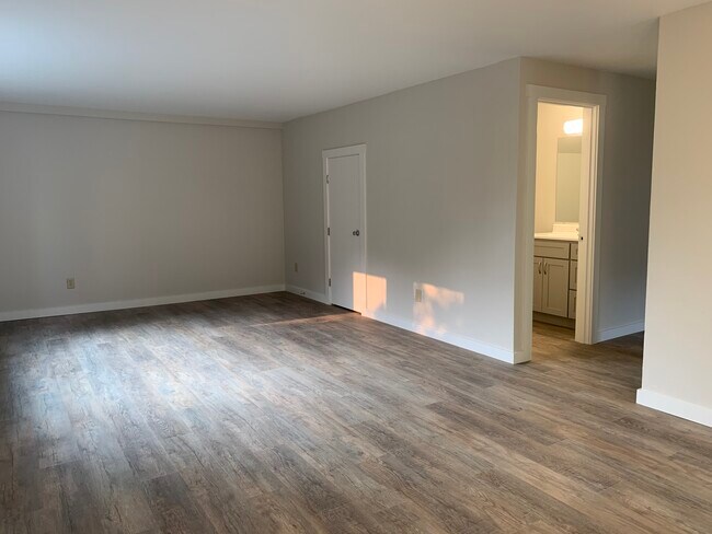 3101C sala de estar - Halo 11 Townhomes