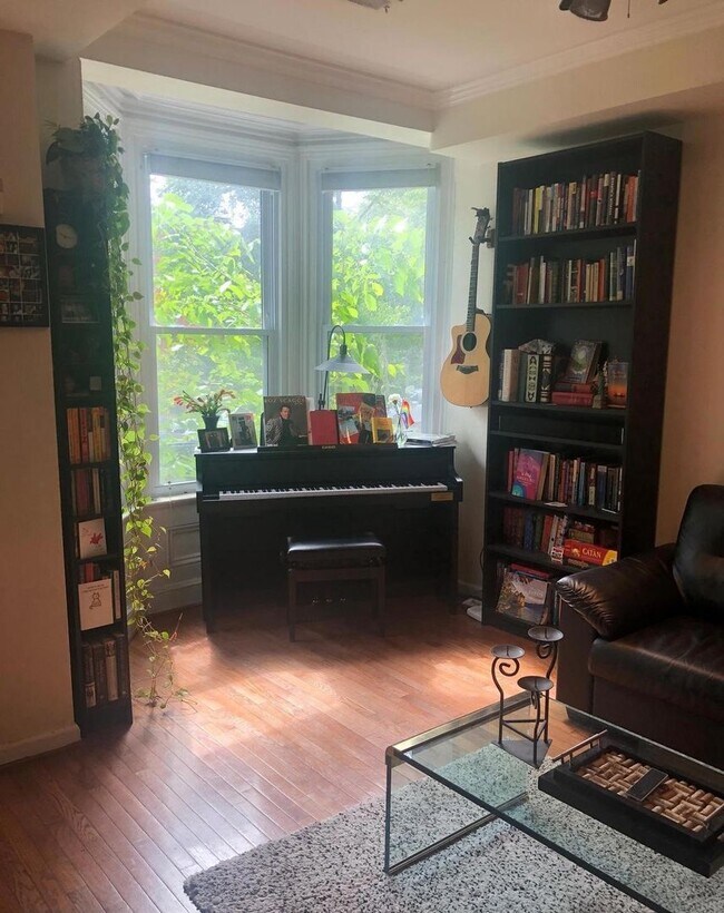 Foto del edificio - Great 3 BR 2 Bath Row Home in Shaw