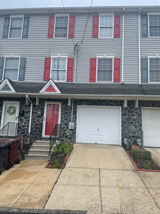 Foto del edificio - Townhome in Wilmington