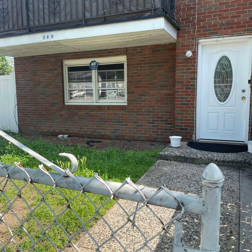 Primary Photo - 340 Mercer Loop