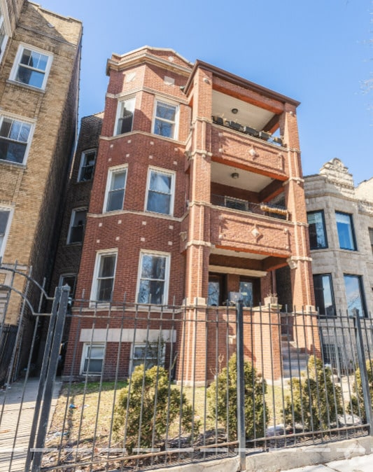 Building Photo - 1010 N Kedzie Ave