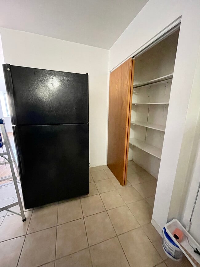 Pantry view - 601 W 31st St