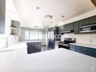 Building Photo - 1211 E Bridgeport Ave