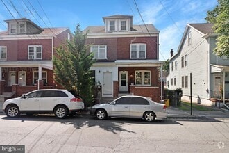 Building Photo - 862 Ohio Ave