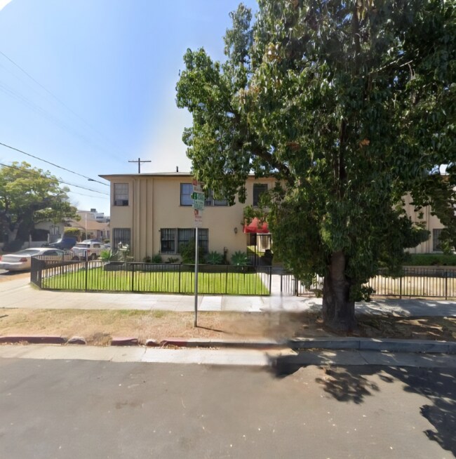 Foto del edificio - 5404 La Mirada Ave