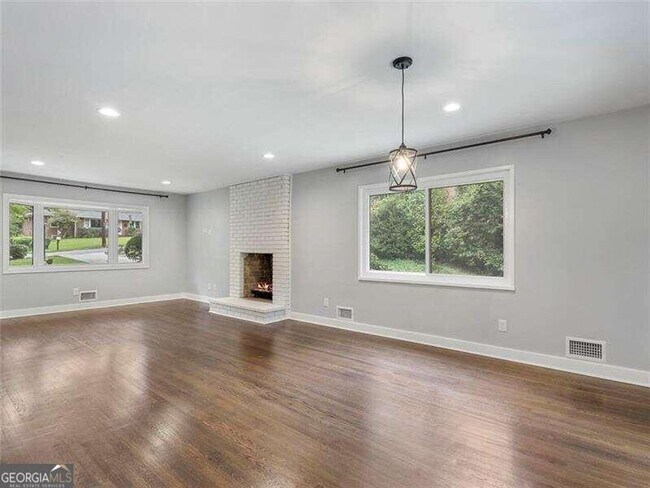 Building Photo - Atlanta Rental with Space, Style & Unbeatable Location