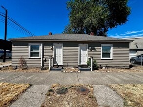 Building Photo - 102 N 3rd Ave