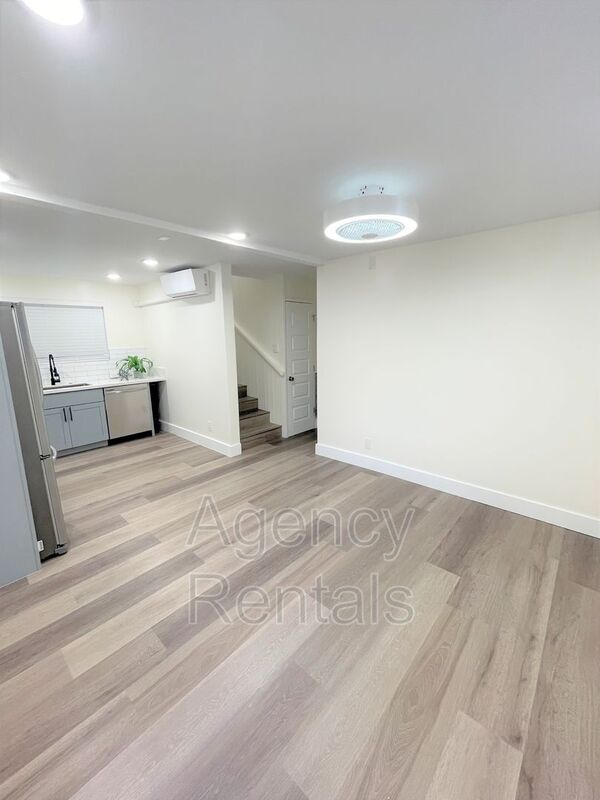 Foto del edificio - 3036 Monsarrat Ave