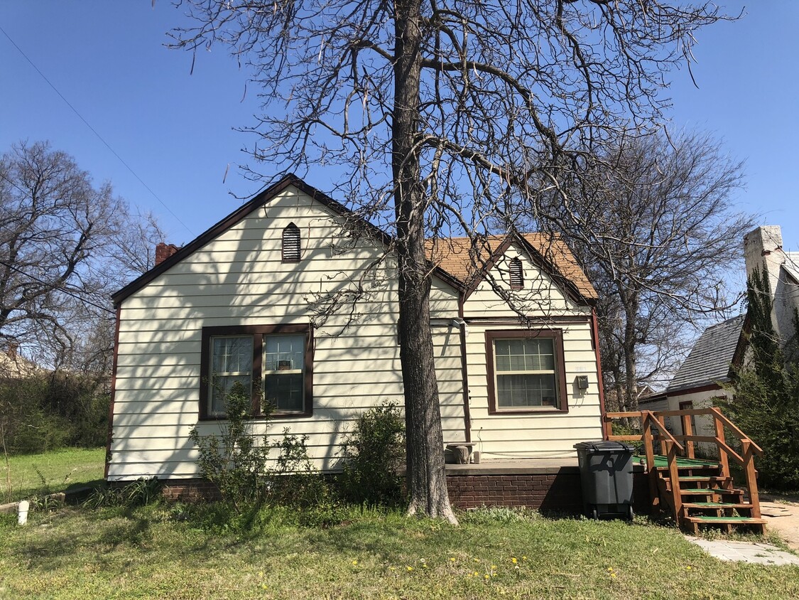 Foto principal - Three bedroom one bath home