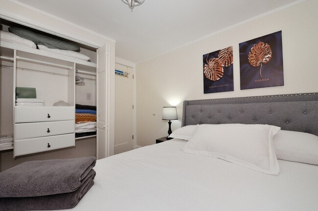 Building Photo - 199 Centre St