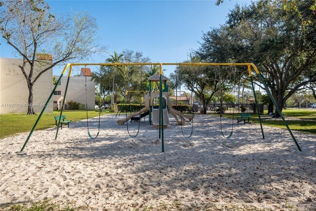 Foto del edificio - 6065 NW 186th St