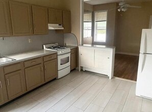 Building Photo - 47 Wales Ave