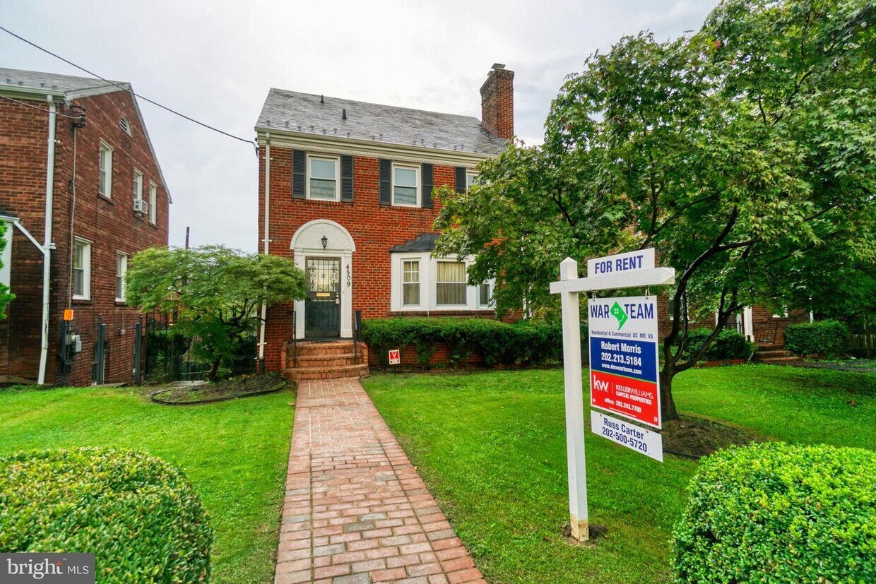 Primary Photo - 4509 Sargent Rd NE