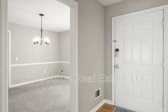 Building Photo - 675 Clearwater Pl