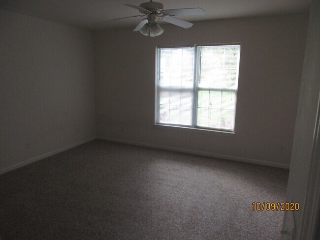 Building Photo - 6512 Royal Pine Dr