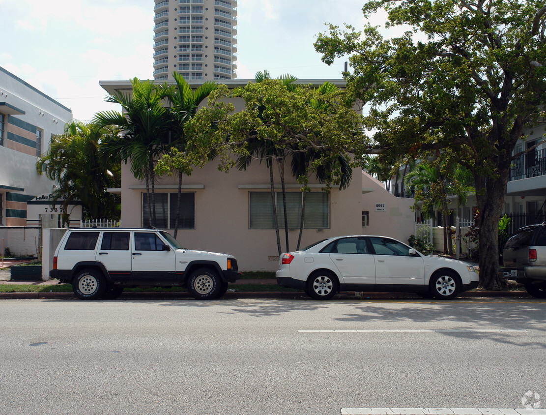 Foto principal - 7327 Harding Ave