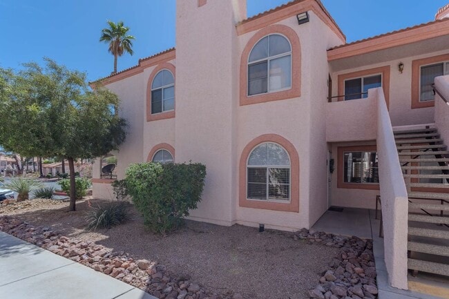 Building Photo - 7570 W Flamingo Rd