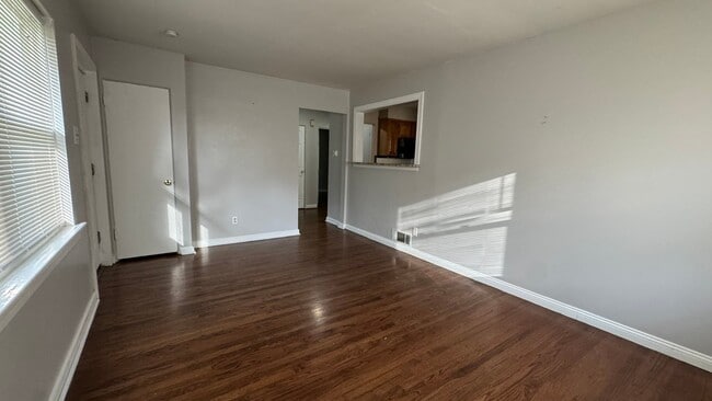 Building Photo - 7814 Wayne Ave