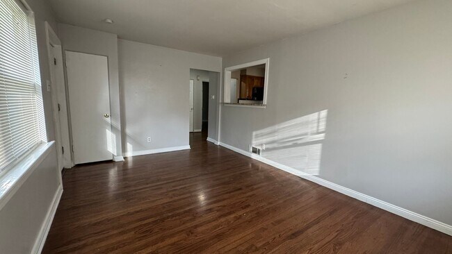 Foto del edificio - 7814 Wayne Ave