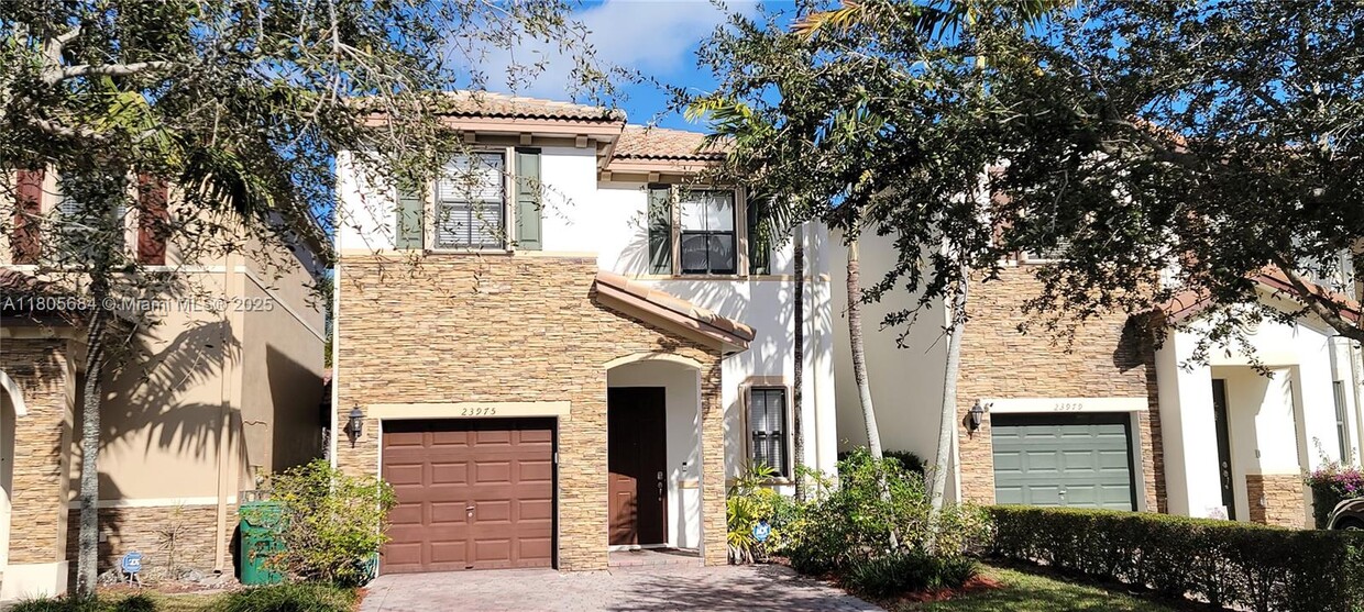 Foto principal - 23975 SW 114th Ct
