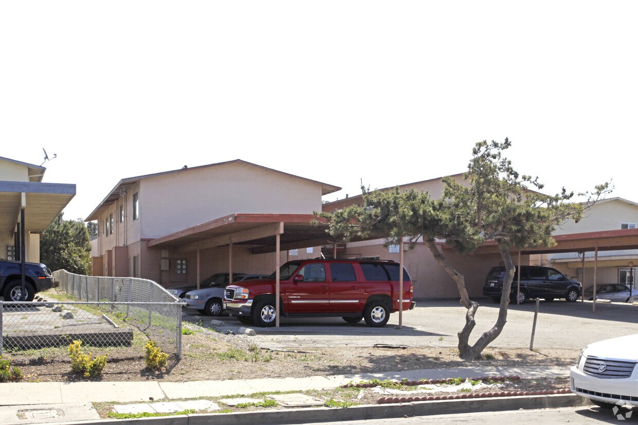 1142 Parkside St, Salinas, CA 93906 Apartments in Salinas, CA
