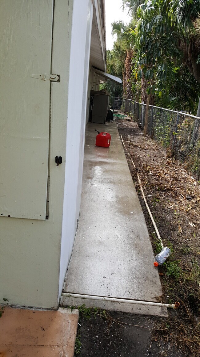 Foto del edificio - 325 Kenilworth Blvd