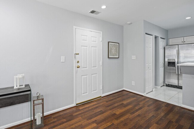 Foto del edificio - 3151 Covewood Ct