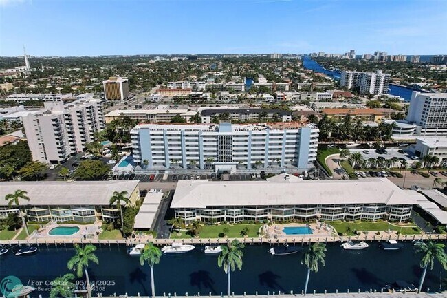 Foto del edificio - 3051 NE 48th St