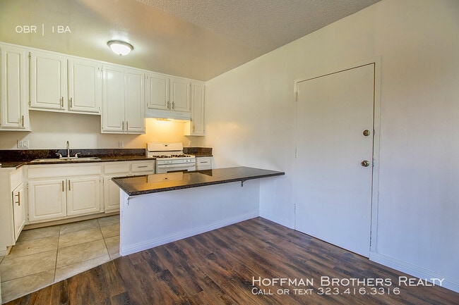 Building Photo - 6546 Sepulveda Blvd Van Nuys, CA 91411
