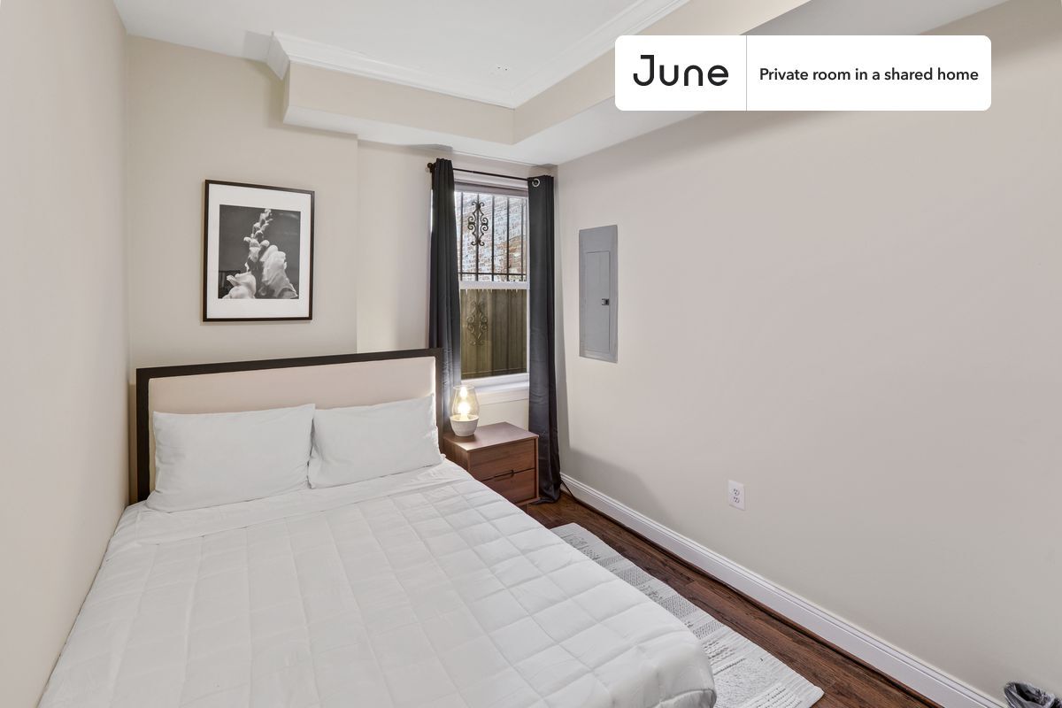 Private bedroom in 3 bed/2.5 bath Home - Private bedroom in 3 bed/2.5 bath Home