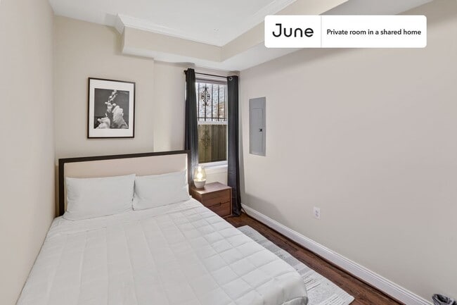Private bedroom in 3 bed/2.5 bath Home - Private bedroom in 3 bed/2.5 bath Home