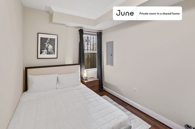 Building Photo - Room in Shared 3 bed/2.5 bath home in Columbia Heights