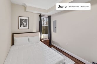 Building Photo - Room in Shared 3 bed/2.5 bath home in Columbia Heights