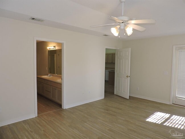 Foto del edificio - 6837 Fort Deposit Dr