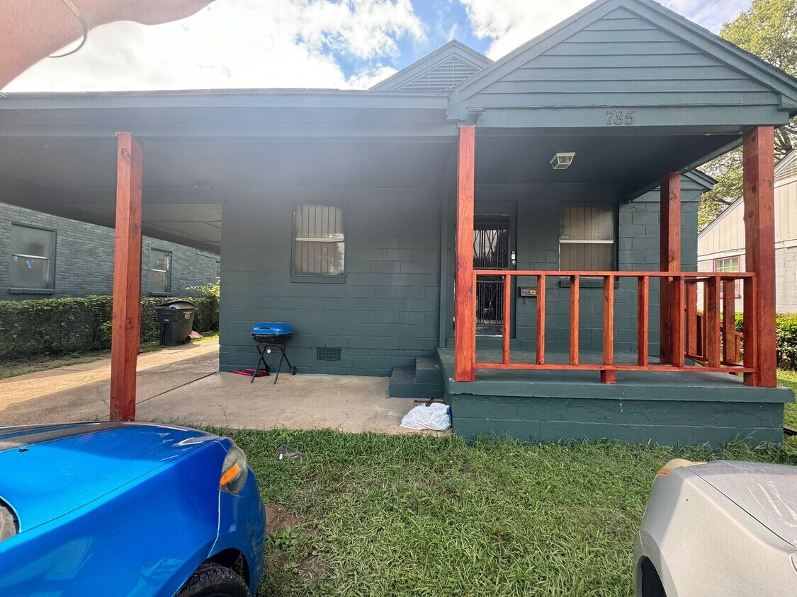 Foto principal - 785 Dallas St
