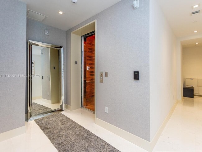 Building Photo - 16901 Collins Ave