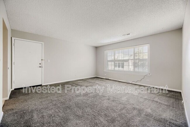 Foto del edificio - 9330 E Girard Ave