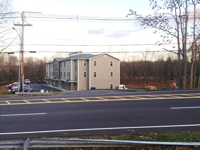 Building Photo - 90 S Turnpike Rd