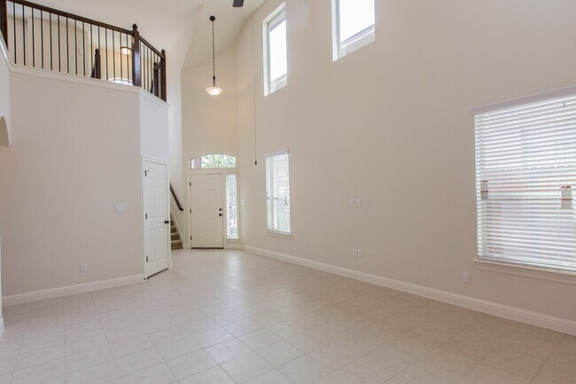 Building Photo - 16020 Travesia Way