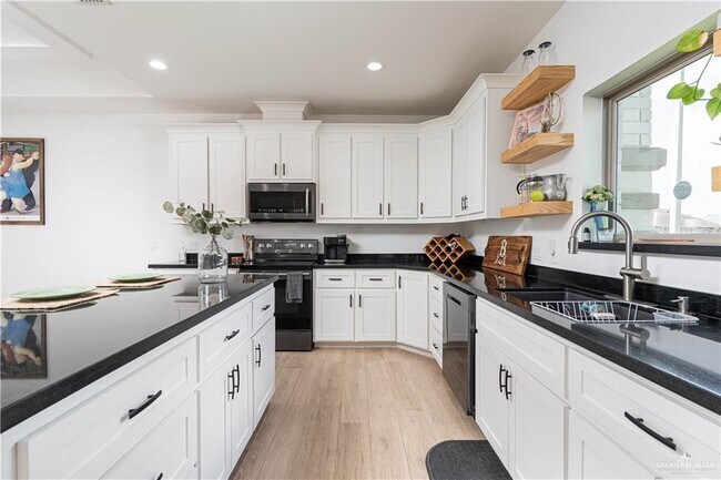 Building Photo - 5304 N 45th St