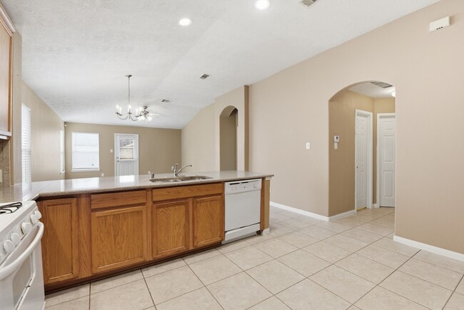 Building Photo - 1502 Stonehedge Bend Dr