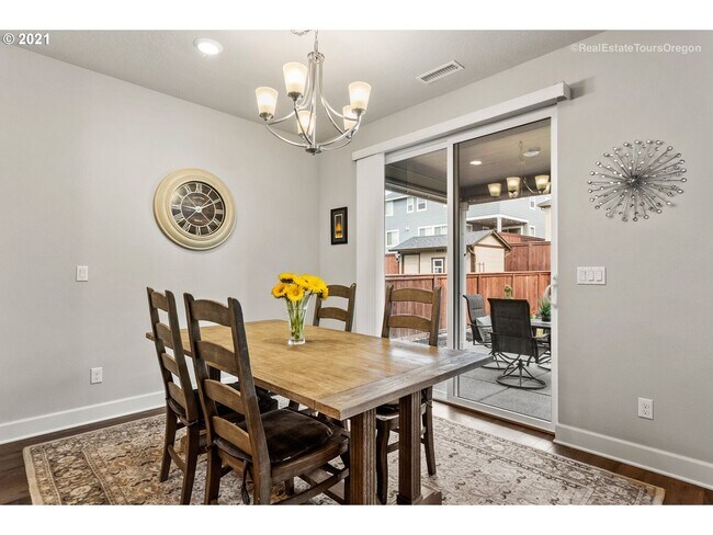 Building Photo - Stunning 3BD Home in Ridgefield!  Gourmet Kitchen & High End Finishes!