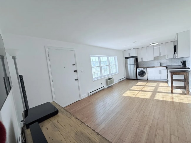 Foto del edificio - 8 Wardwell St