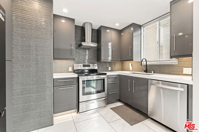 Foto del edificio - 10747 Wilshire Blvd