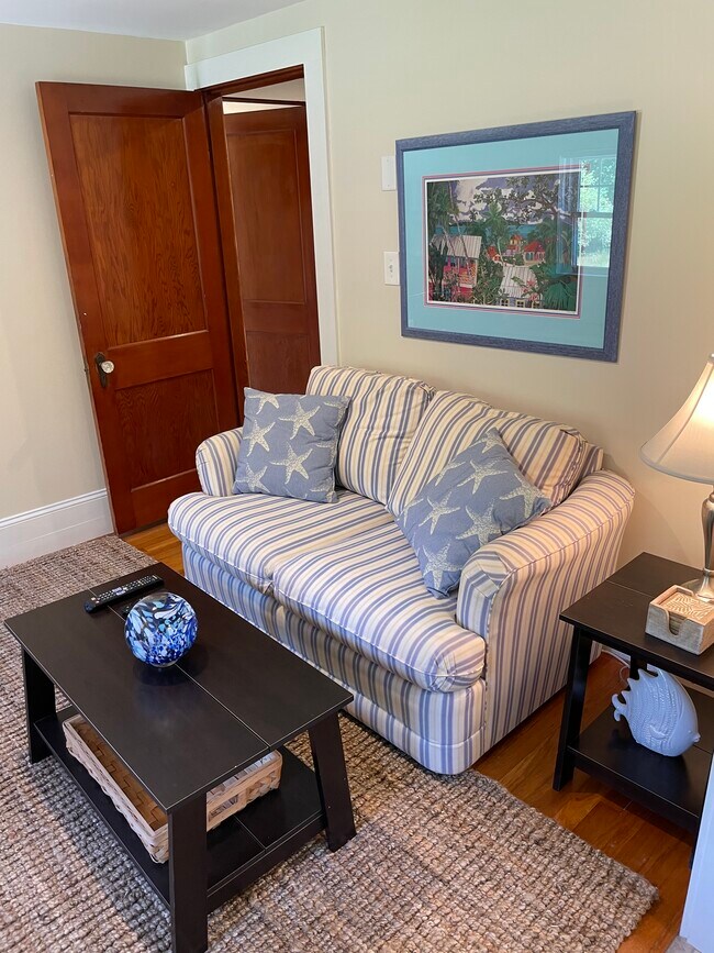 Comfortable Living Room - 562 Palmer Ave