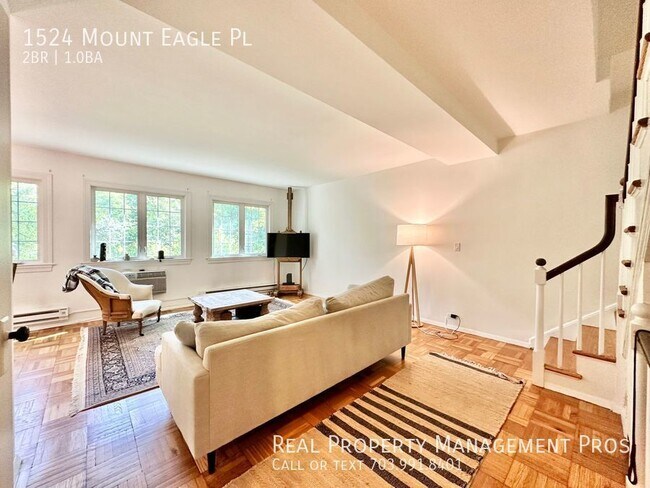 Building Photo - Rarely available 2 level townhome in Parkf...