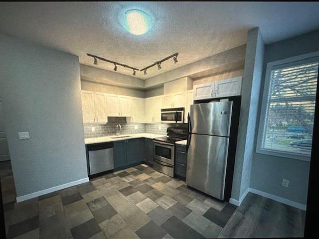 Building Photo - 2511 King George Blvd