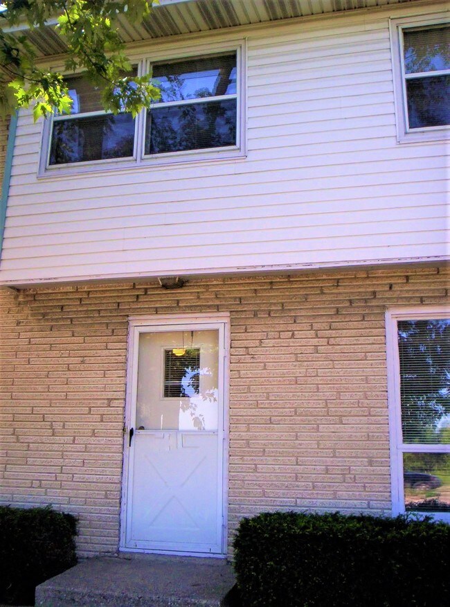 Building Photo - 2108 Packers Ave